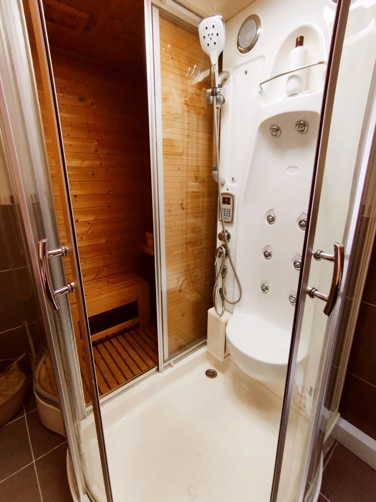 Cabina de chorros e hidromasaje de Orixol